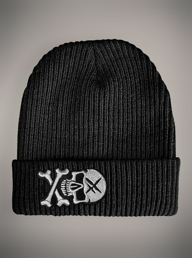 Thick beanie with embroidered patch on the turn-up | Hyraw Shop